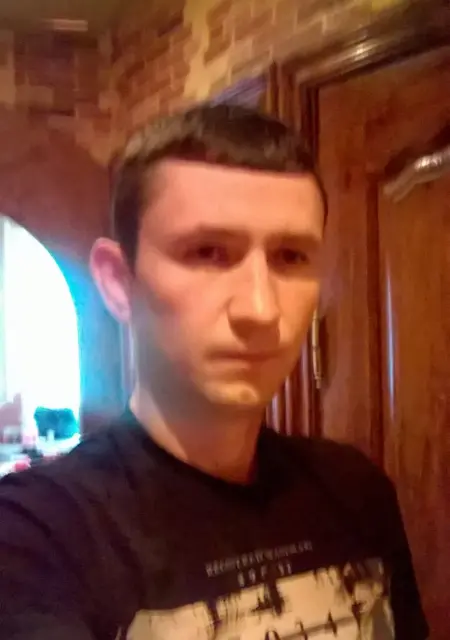 Я Артем, 43, знакомлюсь на одну ночь в Истре