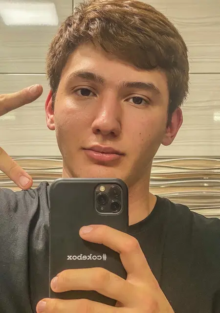 Артем из Ростова-на-Дону, ищу на сайте общение