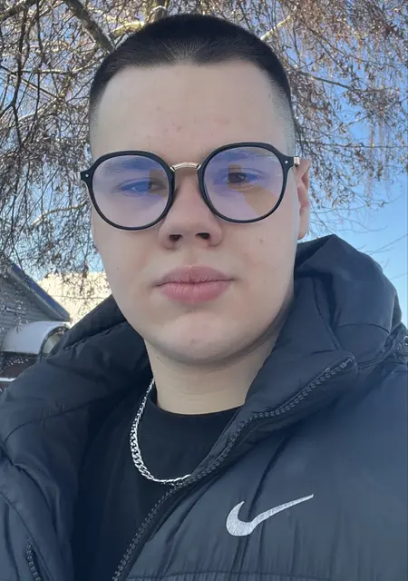 Я Иван, 18, знакомлюсь для приятного времяпровождения в Боре