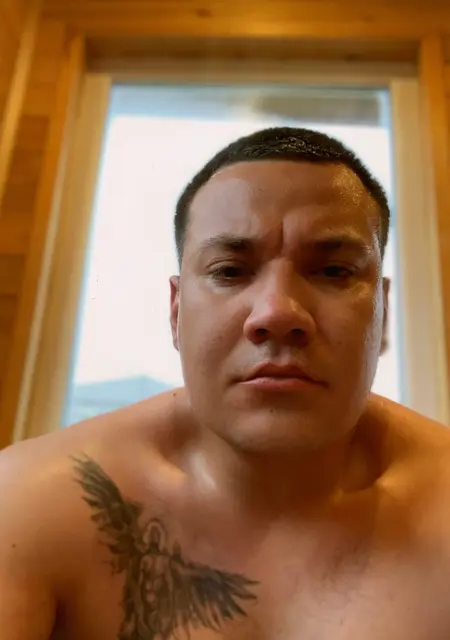 Гриша из Севастополя, ищу на сайте открытые отношения