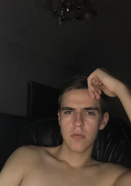 Я Иван, 22, из Белгорода, ищу знакомства на одну ночь