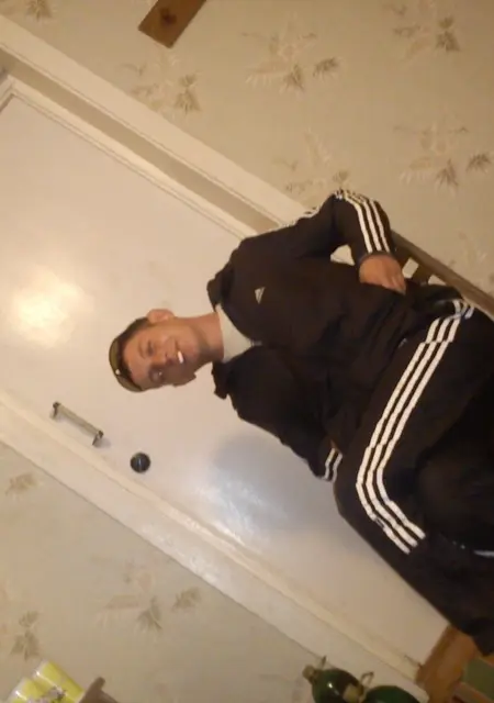 Roman из Стерлитамака, ищу на сайте знакомства на одну ночь