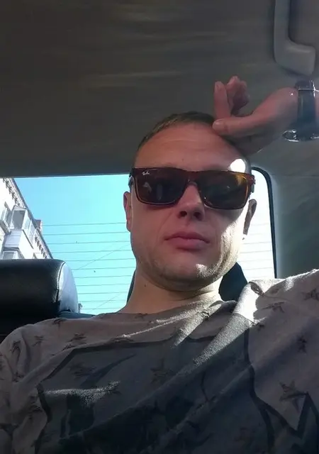 Я Гарик, 42, из Бежецка, ищу знакомства на одну ночь