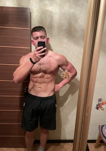 Никита из Владивостока, ищу на сайте знакомства на одну ночь