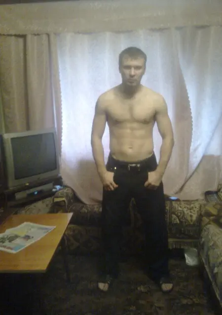 Я Михаил, 42, знакомлюсь для постоянных отношений в Кирове