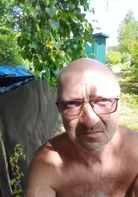 Александр из Владивостока, мне 62, познакомлюсь для приятного времяпровождения