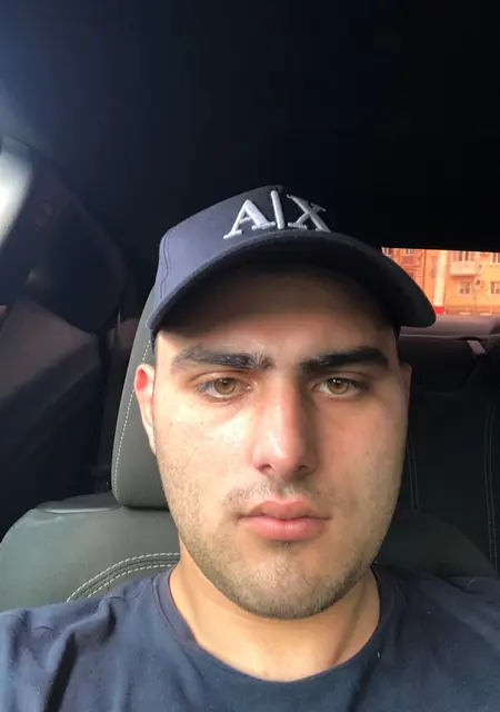 Артем из Армавира, мне 24, познакомлюсь для дружбы