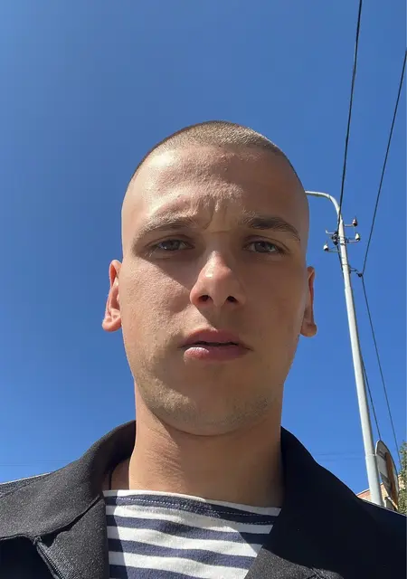 Андрей из Санкт-Петербурга, мне 21, познакомлюсь на одну ночь