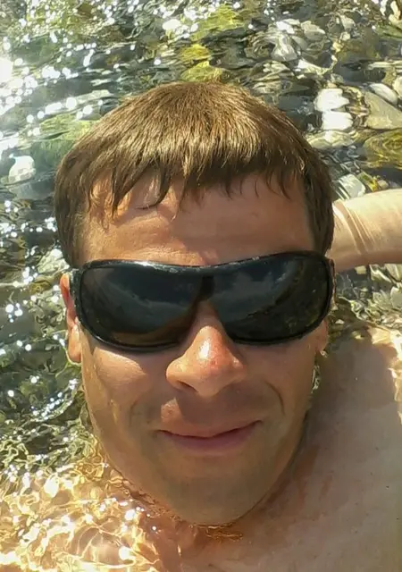 Александр из Климовска, мне 47, познакомлюсь на одну ночь