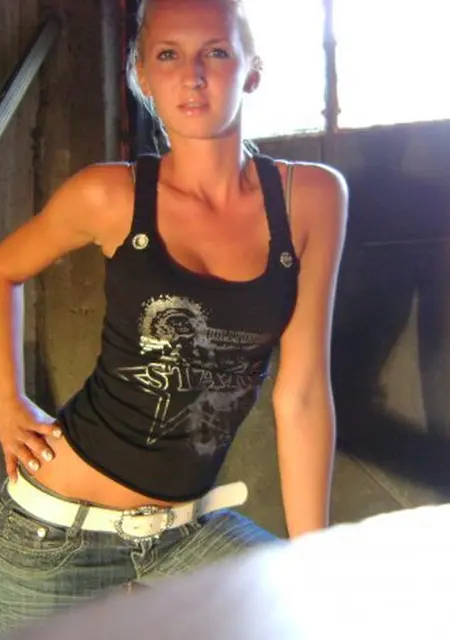 Я Вера, 24, из Сольцов, ищу знакомство для общения