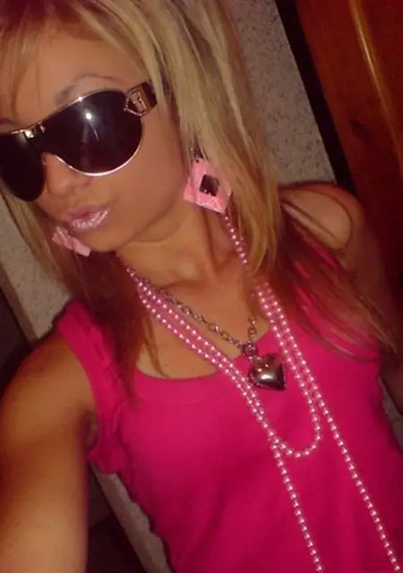 Я Авелина, 20, знакомлюсь на одну ночь в Собинке