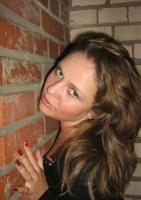 Я Сабина, 23, из Сланцев, ищу знакомства на одну ночь