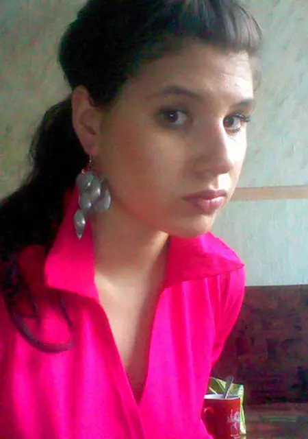 Анна из Межгорья, мне 21, познакомлюсь для общения