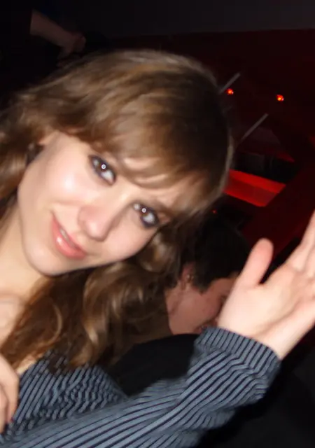 Эльвира из Карпова, мне 22, познакомлюсь на одну ночь