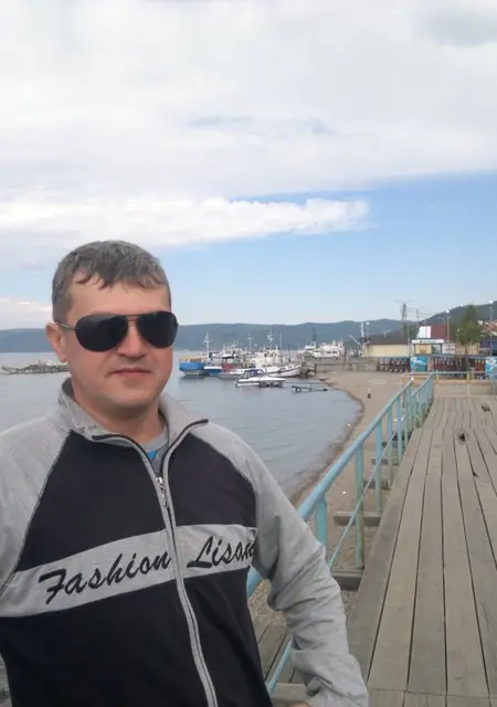 Саша из Усолья-Сибирского, мне 48, познакомлюсь на одну ночь