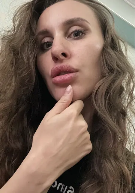 Я Sveta, 31, знакомлюсь на одну ночь в Санкт-Петербурге