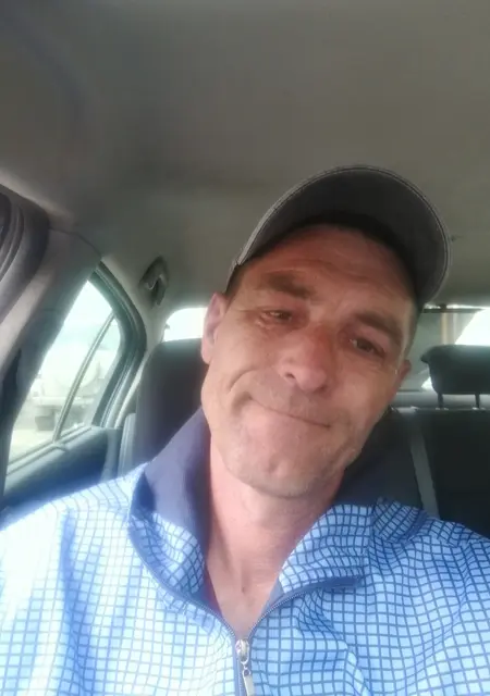 Егор из Хабаровска, мне 52, познакомлюсь без обязательств