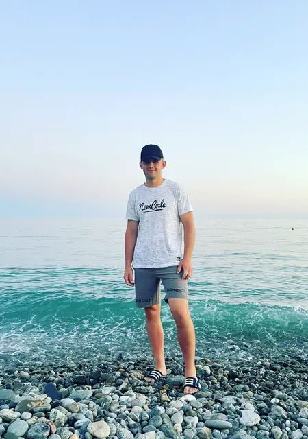 Я Марк, 28, из Нижнего Тагила, ищу знакомство для приятного времяпровождения