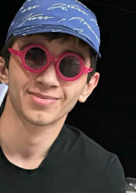 Рамазан из Избербаша, ищу на сайте знакомства на одну ночь