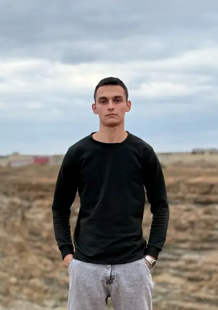 Саша из Джанкоя, ищу на сайте знакомства на одну ночь