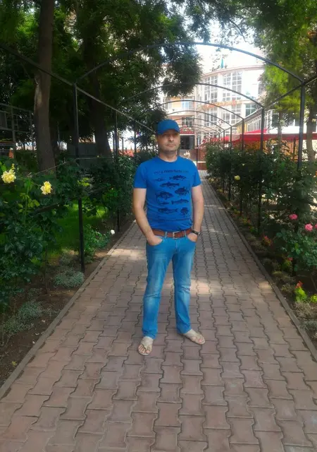 Серега из Евпатории, мне 48, познакомлюсь для дружбы