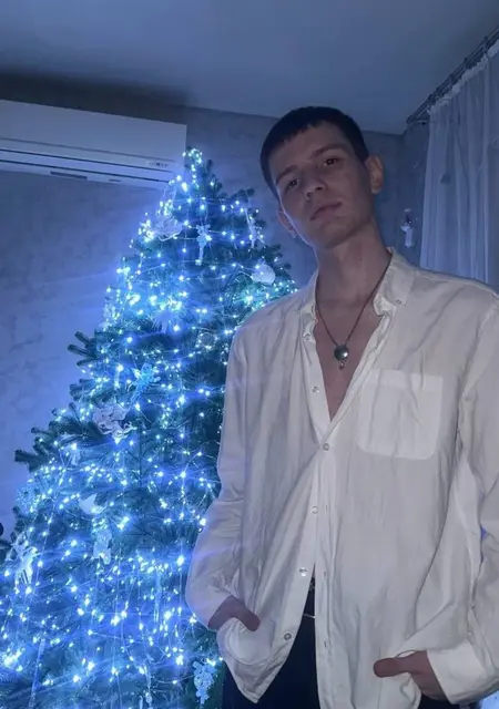 Я Kirill, 20, из Воронежа, ищу знакомство для совместных путешествий