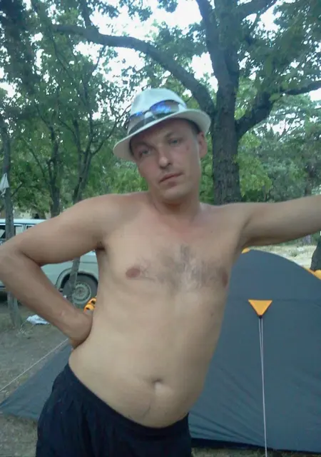 Дмитрий из Славянска-на-Кубани, ищу на сайте постоянные отношения