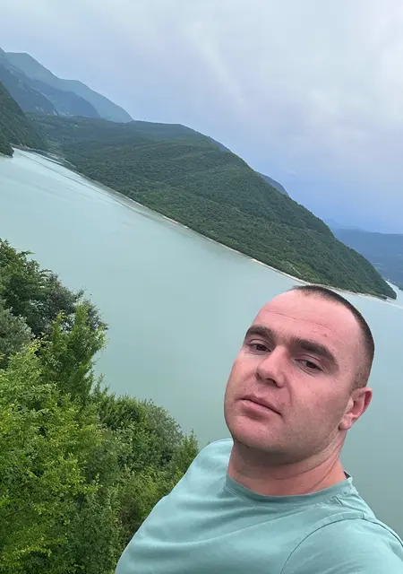 Я Aren, 30, знакомлюсь для постоянных отношений в Батайске