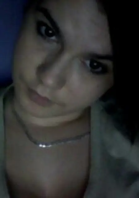 Я Илона, 21, из Новомосковска, ищу знакомство для постоянных отношений