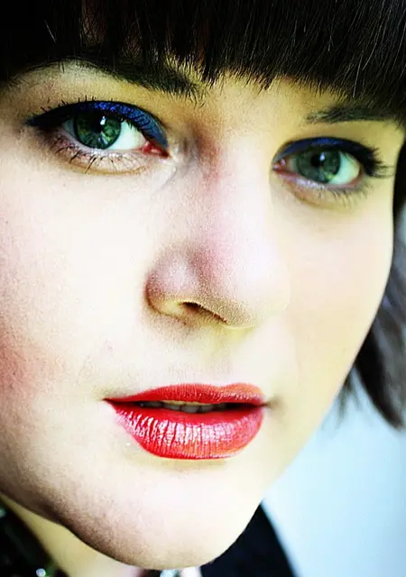 Я Алина, 25, из Дзержинского, ищу знакомство для постоянных отношений