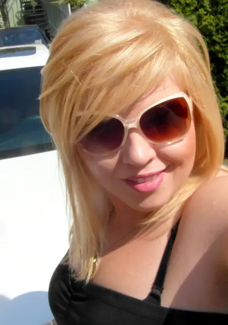 Я Злата, 24, из Архангельска, ищу знакомство для вирта