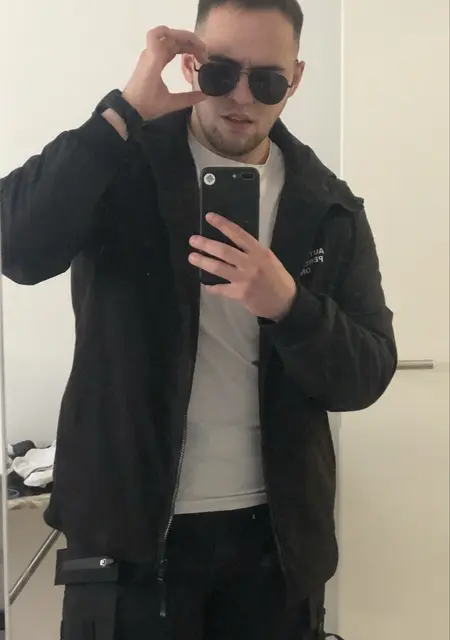 Я Сергей, 21, из Красноярска, ищу знакомство для дружбы