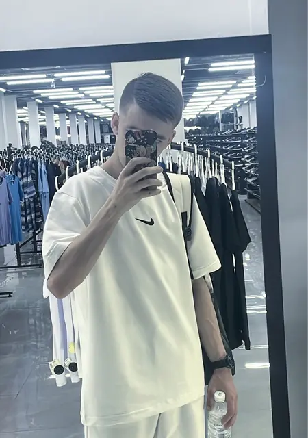 Я Стас, 21, из Сочи, ищу знакомство для совместных путешествий