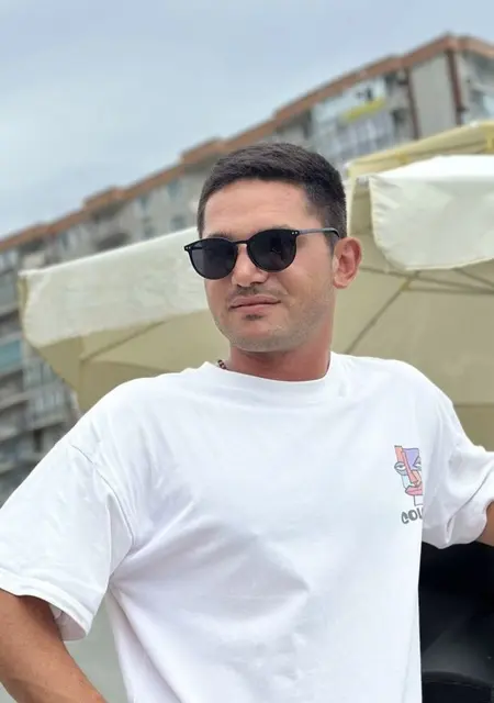 Я Илья, 27, из Краснодара, ищу знакомства на одну ночь