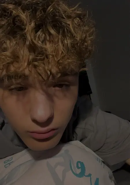 Я Marek, 18, из Праги, ищу знакомства без обязательств