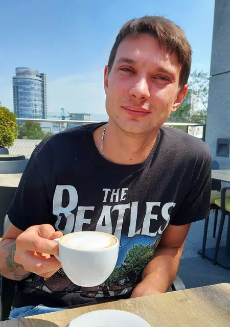 Я Александр, 35 років, знайомлюсь без зобов'язань у Нікополі