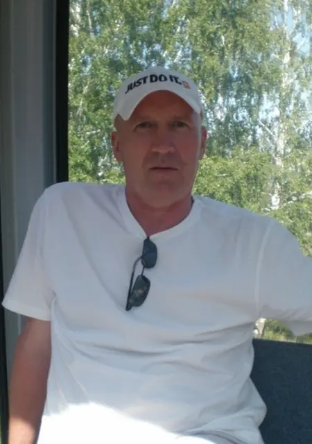 Олег из Магнитогорска, мне 58, познакомлюсь без обязательств