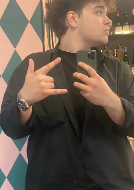 Я Даня, 20, из Перми, ищу знакомство для постоянных отношений