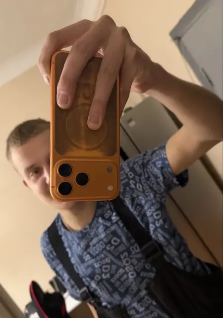 Я Павел, 19, из Санкт-Петербурга, ищу знакомство для постоянных отношений