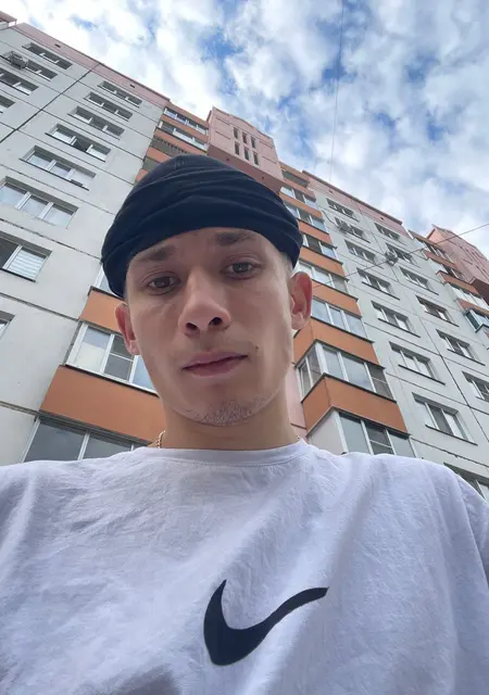 Я Юрий, 22, из Королева, ищу знакомство для приятного времяпровождения