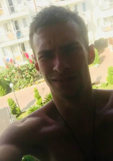 Серж из Коломны, ищу на сайте постоянные отношения