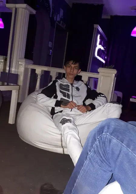 Серый из Орехово-Зуево, мне 23, познакомлюсь на одну ночь