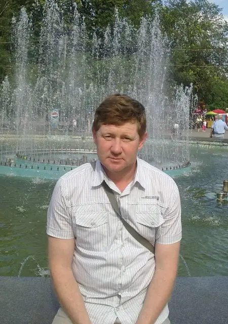 Я Юрий, 57, из Екатеринбурга, ищу знакомство для постоянных отношений