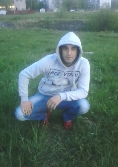 Закир из Фурманова, мне 38, познакомлюсь для постоянных отношений