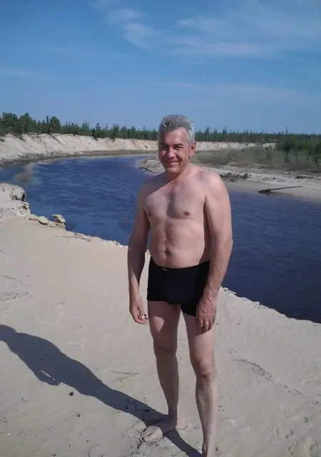 Я Олег, 54, знакомлюсь для приятного времяпровождения в Уренгое