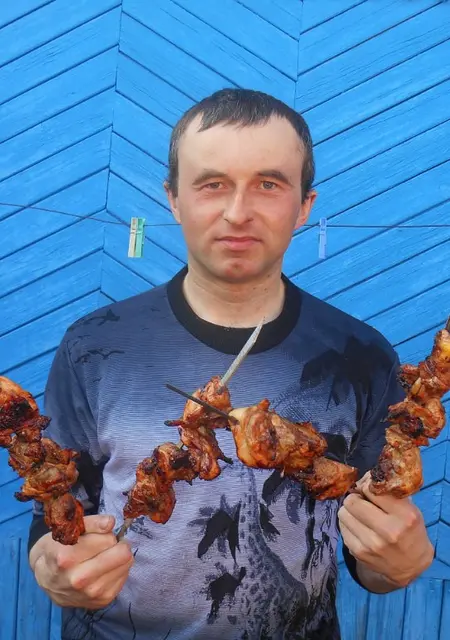 Александр Дубин из Асина, мне 38, познакомлюсь без обязательств