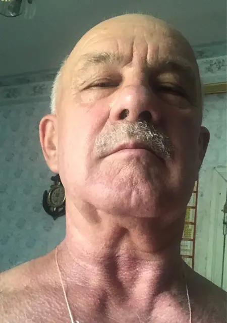 Слава из Москвы, ищу на сайте знакомства без обязательств