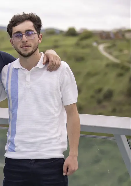 Я Аркадий, 21, из Москвы, ищу знакомство для открытые отношения