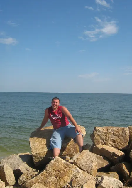 Denis из Алчевска, ищу на сайте знакомства на одну ночь