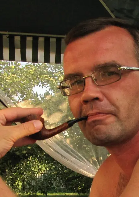 Я Дмитрий, 51, из Оренбурга, ищу знакомства на одну ночь